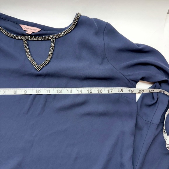Juicy Couture Navy Blue Beaded Keyhole Bell Sleeve Sharkbite Blouse Medium - Picture 4 of 6